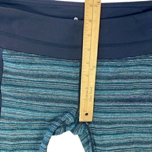 Athleta Chaturang Capri Legging Womens Size Medium Black Green Energy Pull-On - Picture 10 of 11